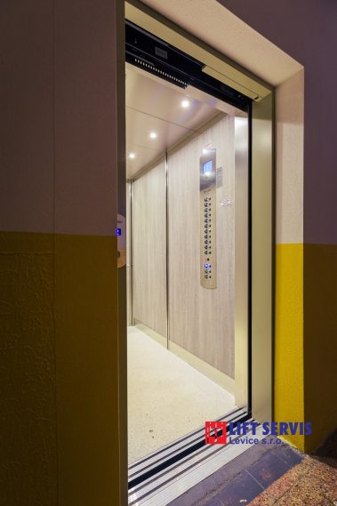 Výmena výťahov Okružná 12,13 Levice