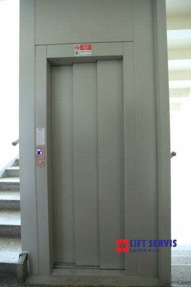 Výmena výťahu BD Mariánska 12 Nitra