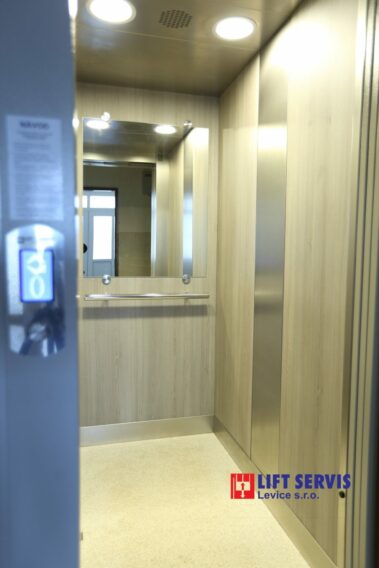 Výmena výťahu BD Mariánska 12 Nitra