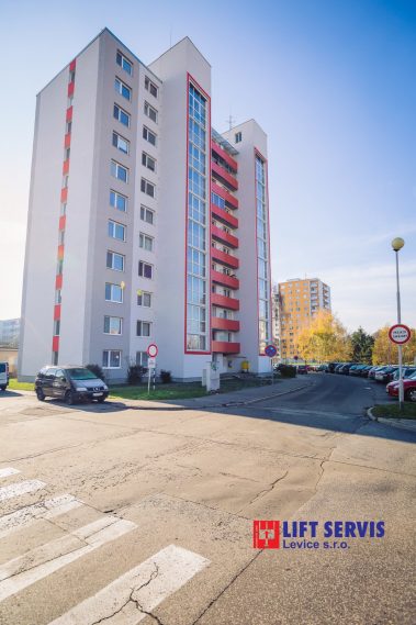 Výmena výťahov Okružná 12,13 Levice