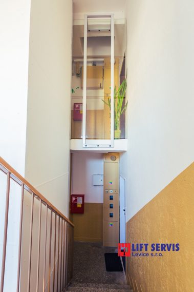 Výmena výťahu BD Mochovská 12, 14 Levice